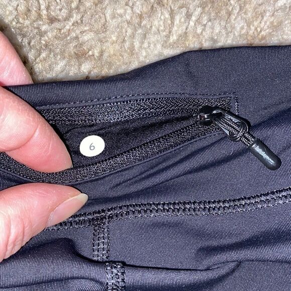 Lululemon Athletica Capris with Fringe (Size 6) - Picture 5 of 9